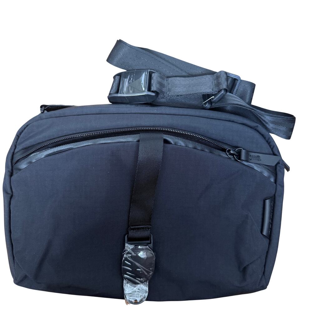 Alpaka Flight Sling 1L Axoflux 210D Black/Gray Crossbody Travel Bag NWT - Picture 8 of 12